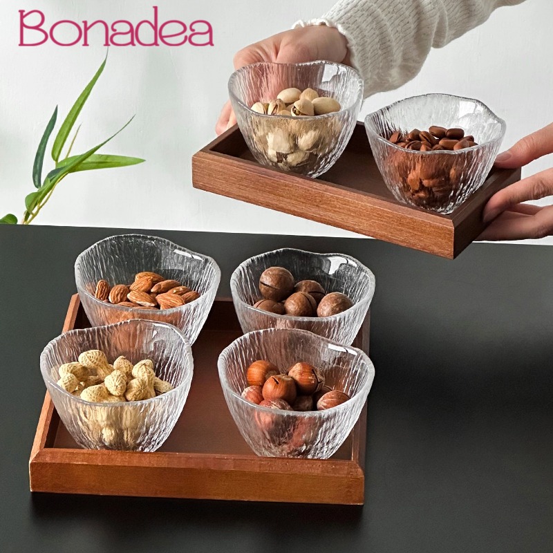 Dried Fruit - أكواب من الزجاج الشفاف مقسمة صينية